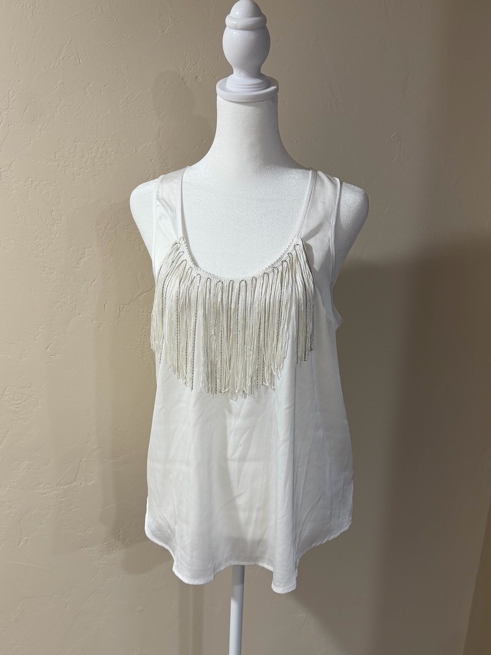 Express White Beaded Fringe Scoop Neck Tank Top – Size Medium (NWOT)